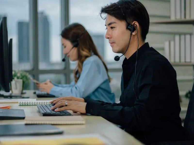 Nhân viên hỗ trợ Live Chat